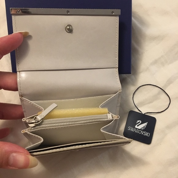 Brand NEW Swarovski Leather Wallet with white crystals - Picture 4 of 10